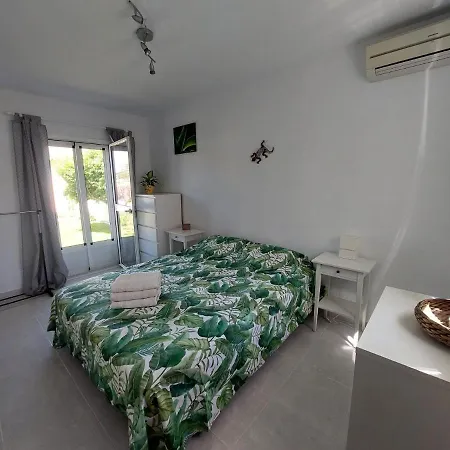 לינה וארוחת בוקר Casa Ohana Novo Sancti Petri קדיז
